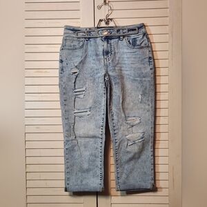 Maurices Light Blue Denim Cropped Jeans